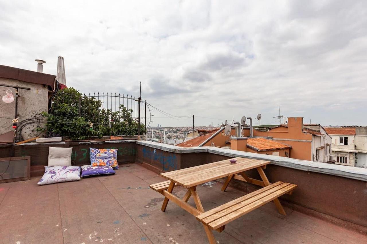 Renovated Apartment At The Heart Of Istanbul With Huge Terrace Istambul Exterior foto
